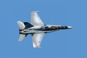 米兰登录入口-城市间球迷应援活动频繁，球迷经济效应显现，球迷集市买什么