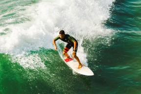 米兰体育-恩多耶-布鲁阿尔用坚持和努力书写辉煌，恩布利欧百度百科