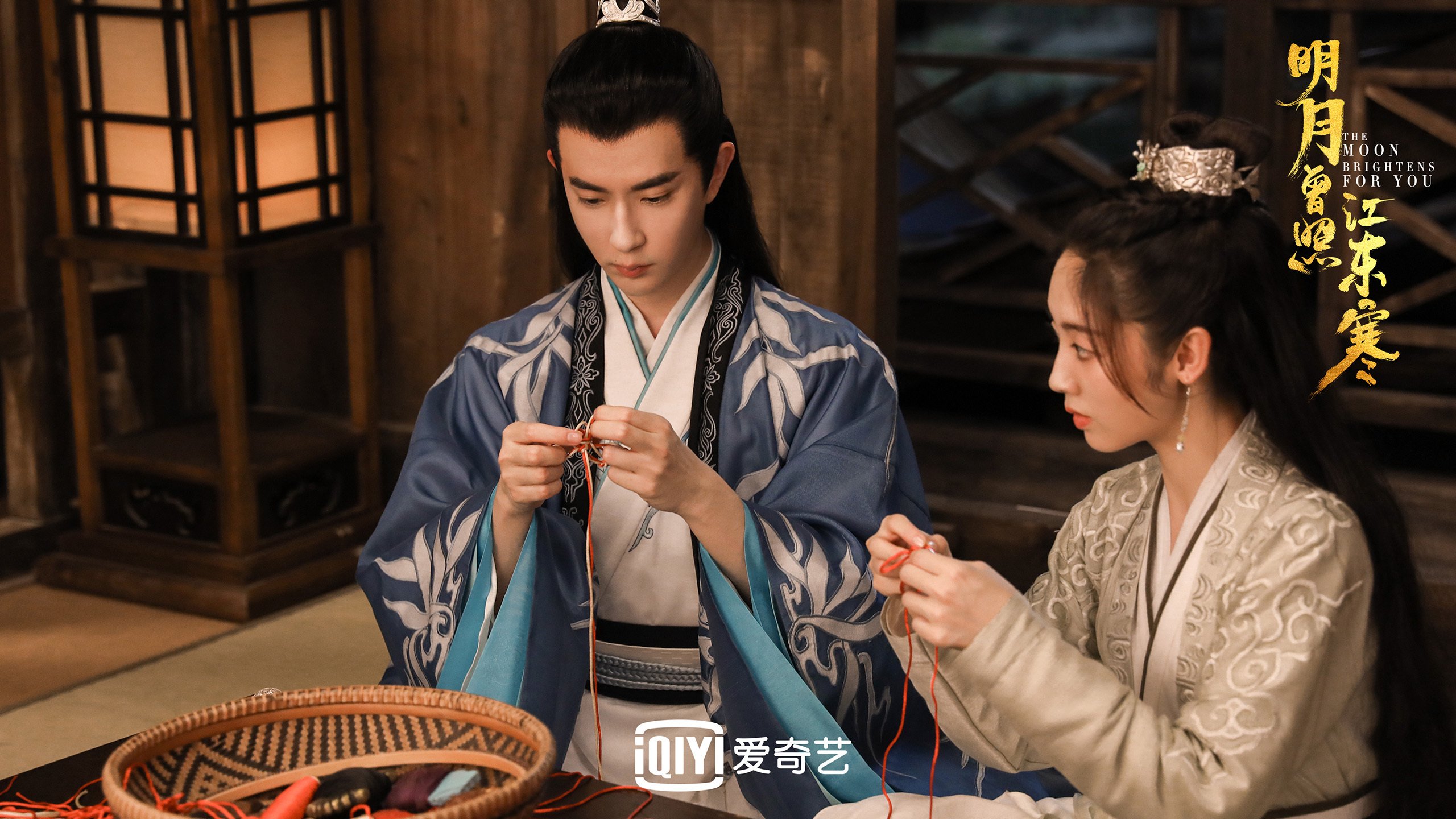 “飞跃东安湖：跑酷选手挑战最具难度的障碍赛道”